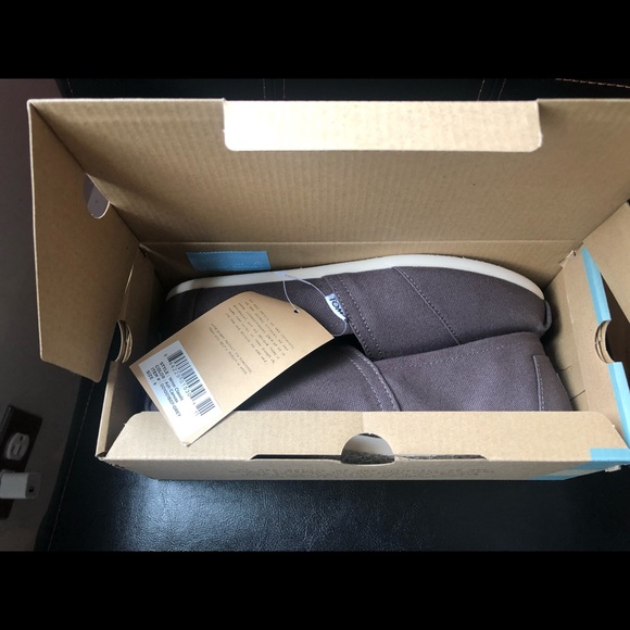 Toms classic canvas slip-on in ash canvas size 9 - Picture 2 of 6